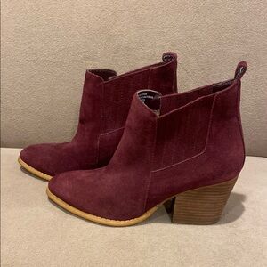 Maroon Ankle Boots with Elastic Panel and Block Heel Crown Vintage size 8